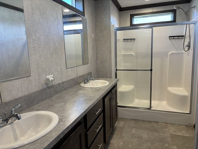 Building Photo - 271 Crestwood Dr