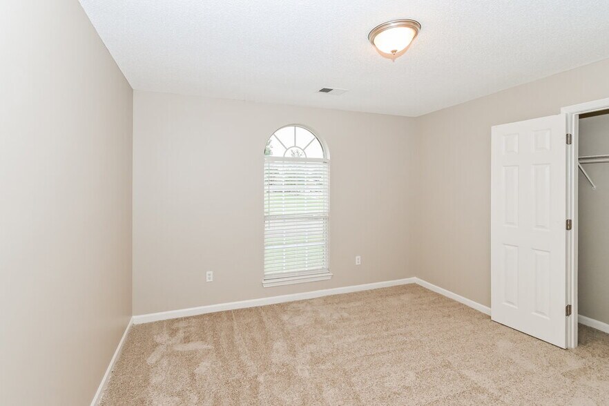 Building Photo - 7903 Nature Walk Dr