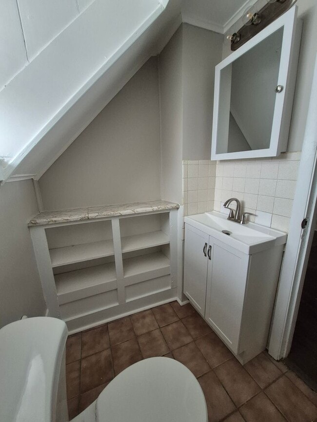 Building Photo - 512 S Washington St