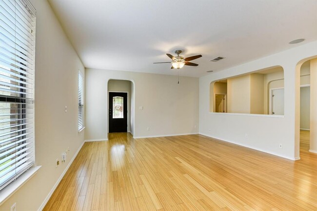 Building Photo - 2113 Golden Arrow Ave