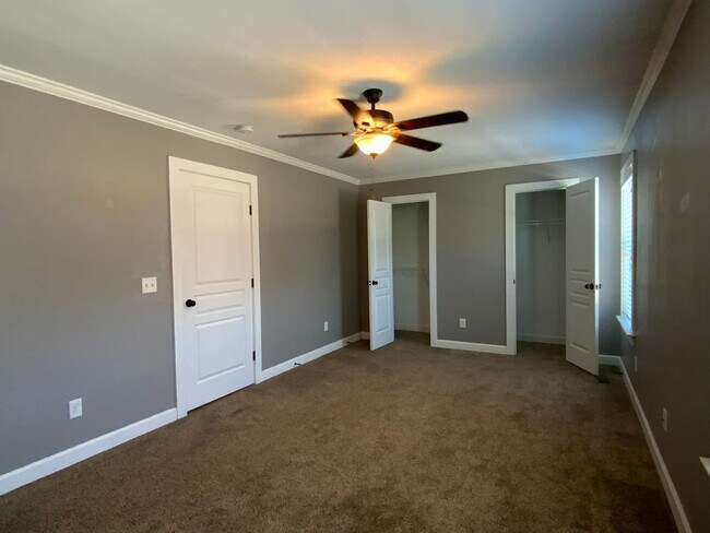 Building Photo - 2bd 2.5ba Townhome in Germantown/Neuhoff District