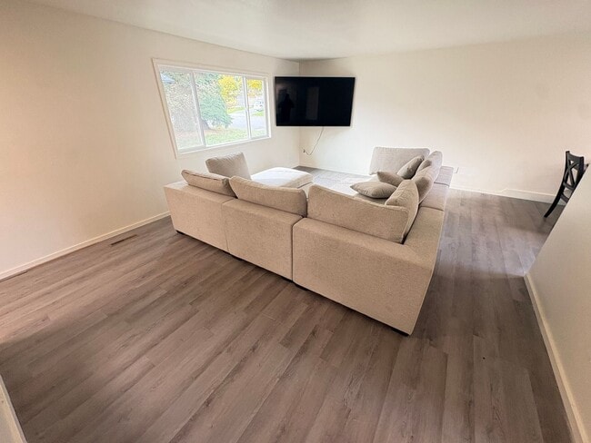 Building Photo - 4 bed 3 Bath Near Downtown CDA
