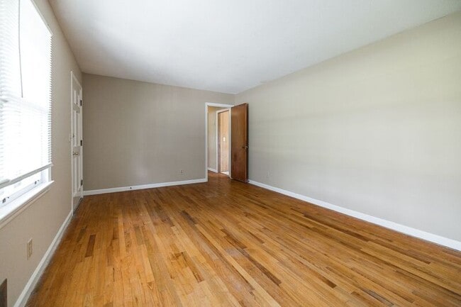 Building Photo - 145 Smithonia Rd