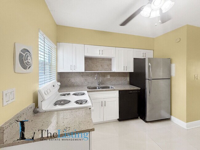 Building Photo - 5505 Hernandes Dr