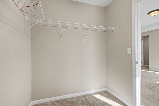 Building Photo - Beautiful 4-Bedroom End-Unit Townhome in West Cary | Open Floor Plan | Prime Location