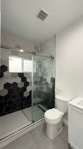 Building Photo - 9455 Luders Ave