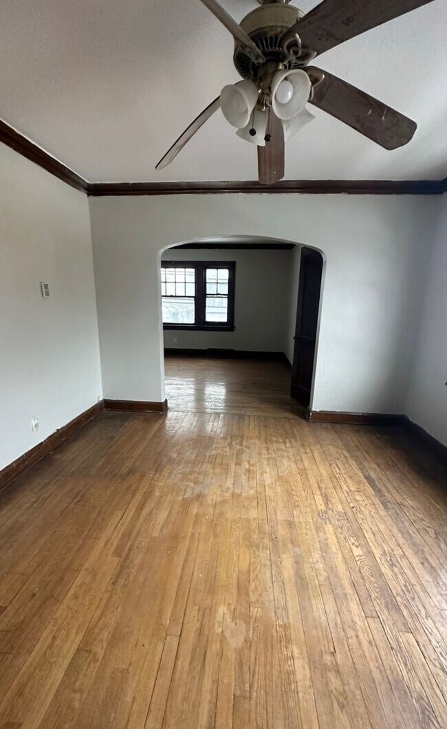 Building Photo - 3908 E 123rd St