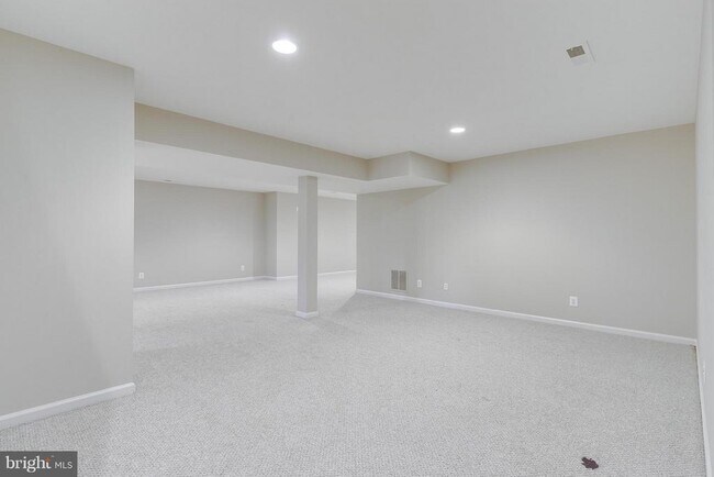 Building Photo - 12798 Thacker Hill Ct