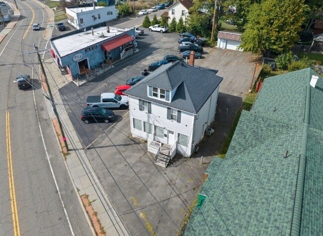 Building Photo - 157 Harry L Dr