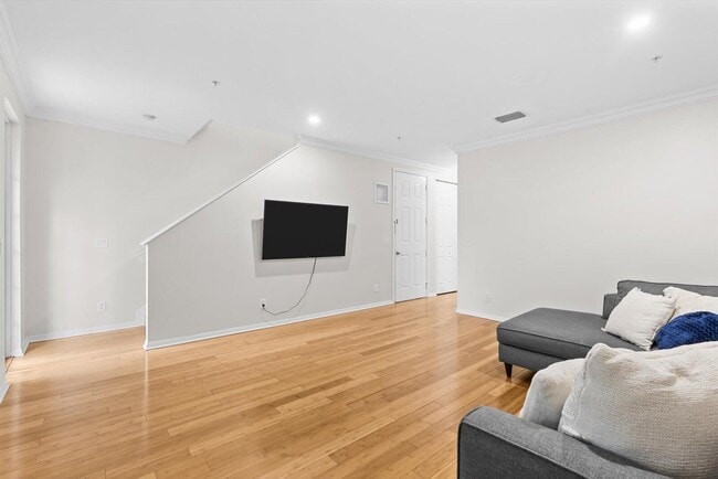 Building Photo - 1460 Corbison Point Pl