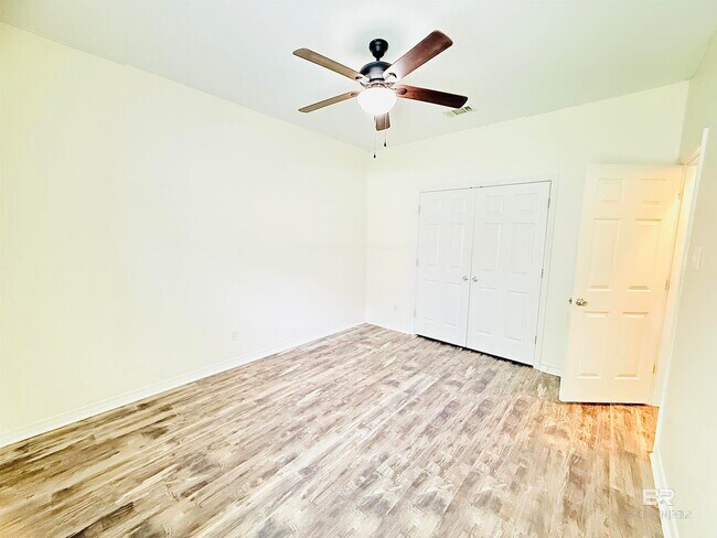 Building Photo - 31424 Oakridge Dr