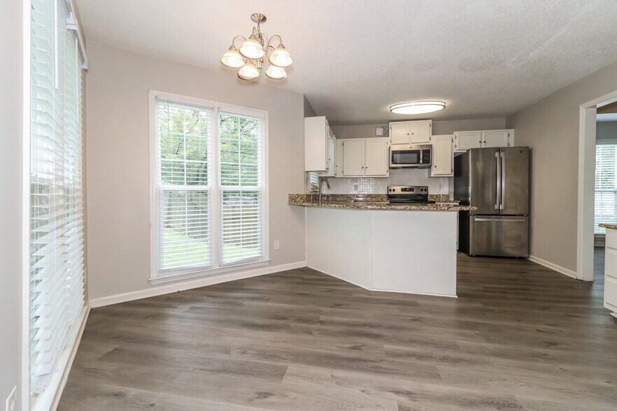 Building Photo - 739 Glenspring Dr