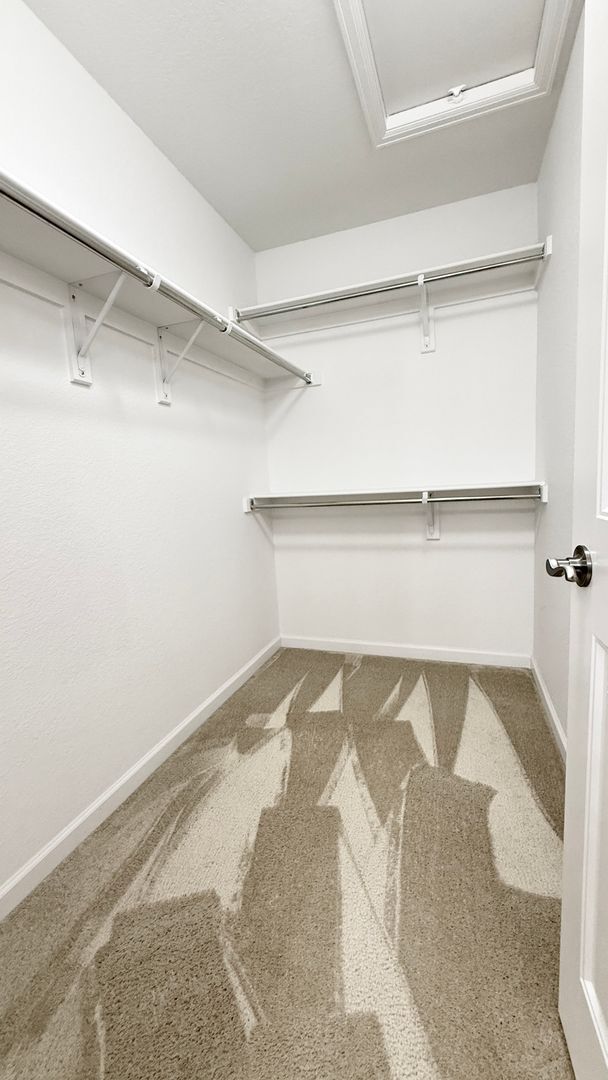 Building Photo - Stunning 3 Bedroom Townhome in Monument