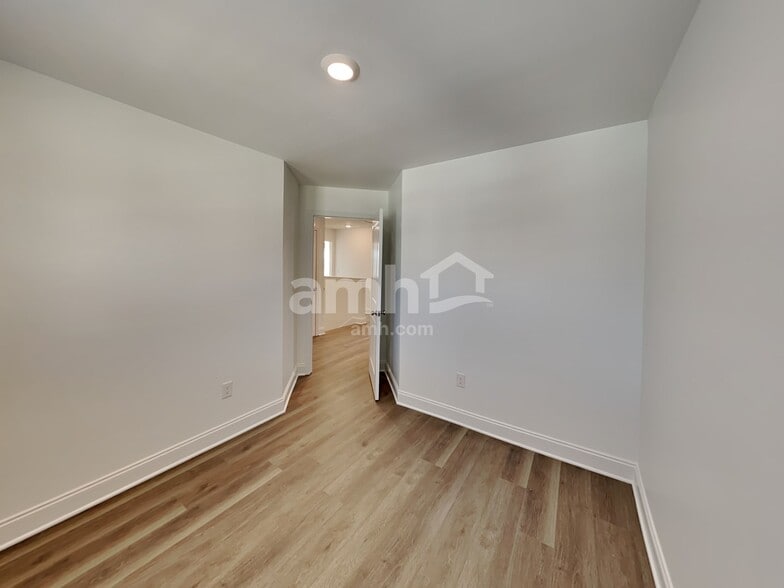 Building Photo - 205 Marin Dr