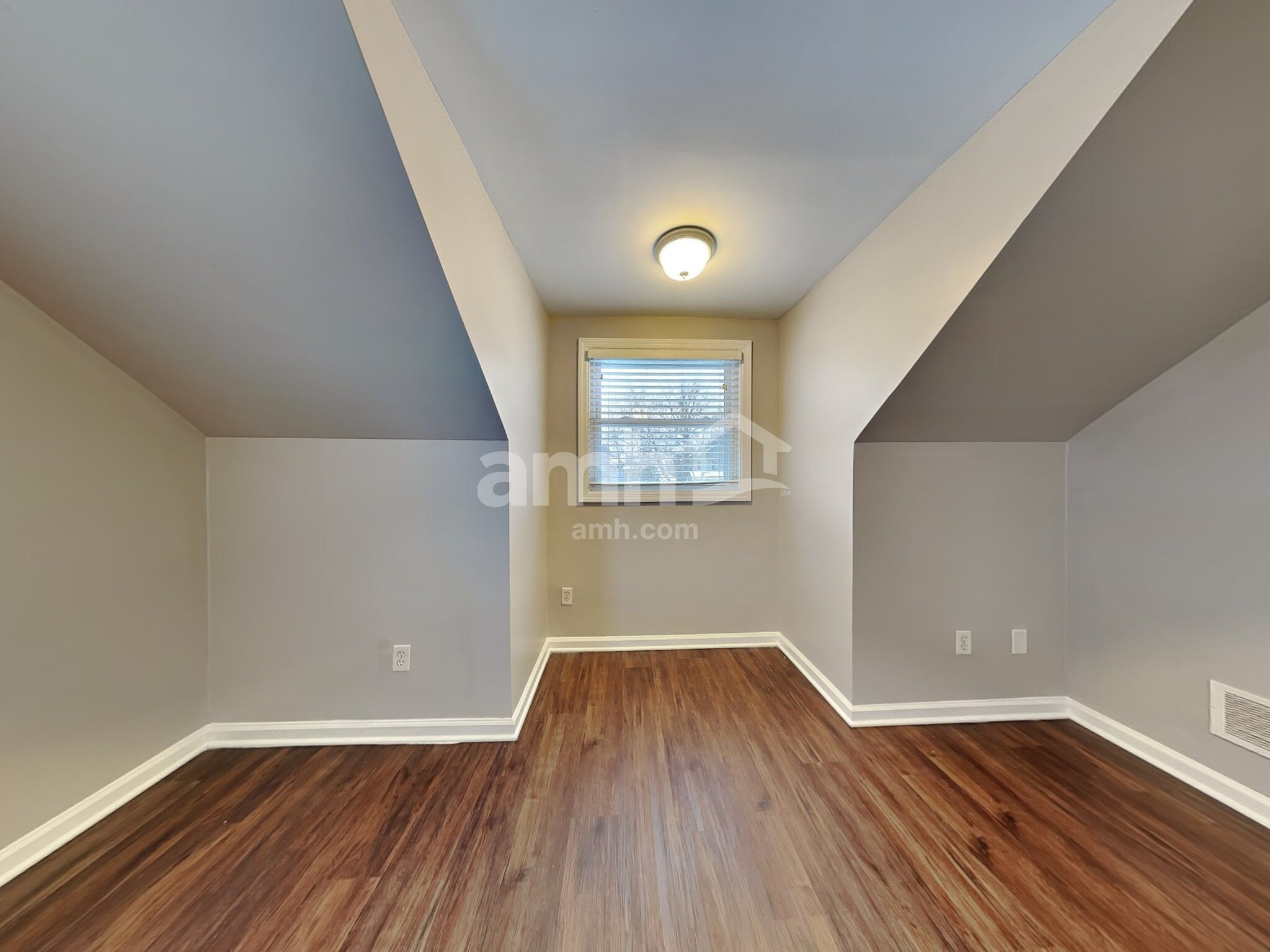 Building Photo - 132 Bush Dr