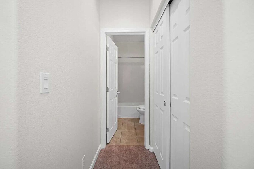 Building Photo - 2502 Jetty Dr