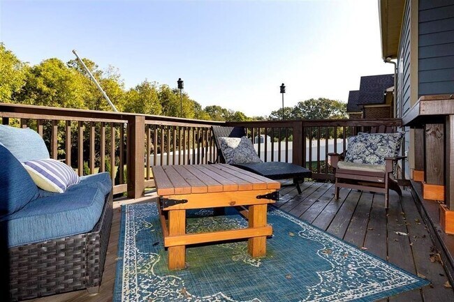 Building Photo - 413 Adalynn Cir