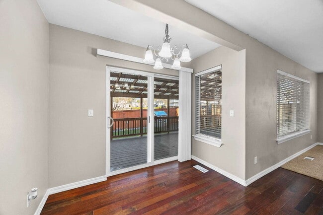 Building Photo - RENTED ~ THIS PROPERTY IS NO LONGER AVAILABLE~ ** This beautiful light filled home offers 4-bedro...