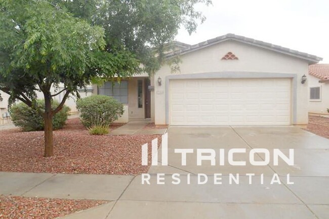 Building Photo - 7215 S 38th Dr