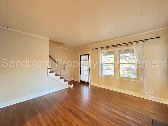 Building Photo - FOR LEASE | Historic District | 2 Bed, 1 B...