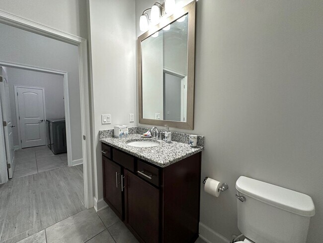 Building Photo - Fully Furnished, Stunning 4/4, Available I...