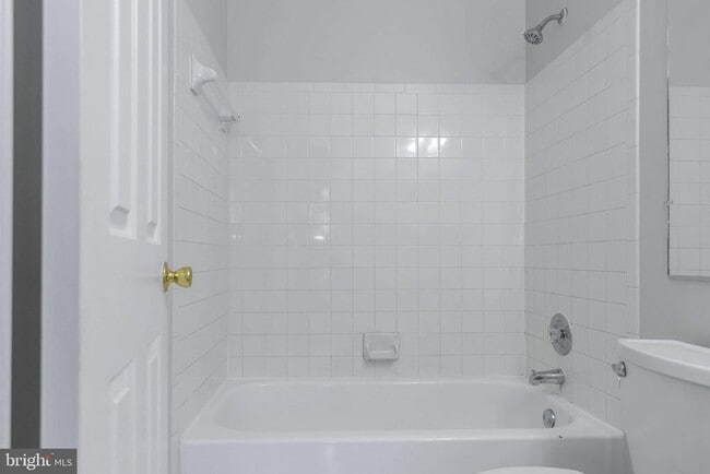 Building Photo - 7222 Lensfield Ct