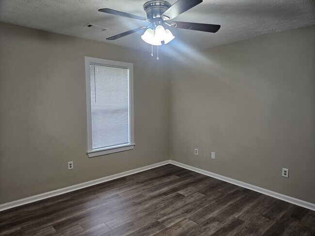 Building Photo - 1141 Micha Way