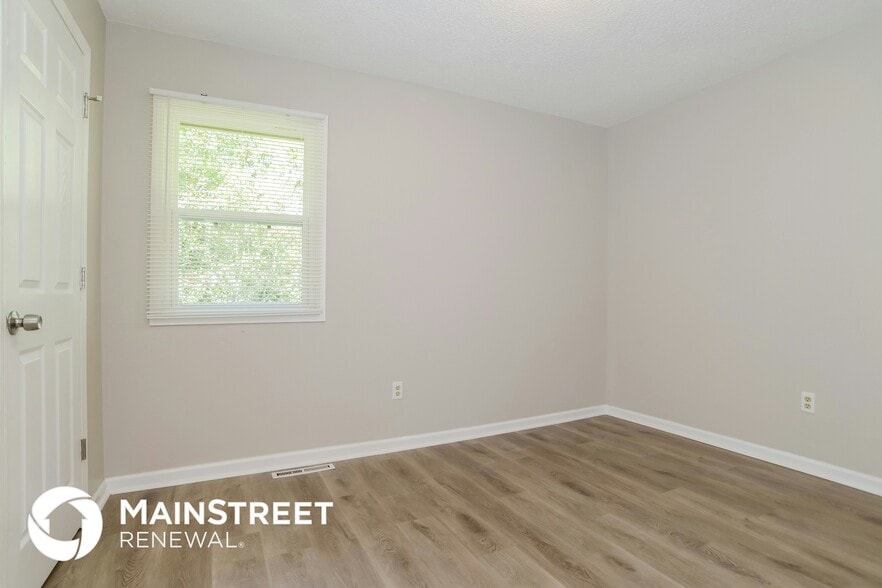 Building Photo - 1306 Queens Ct