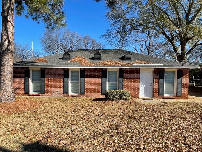 Building Photo - Fantastic 3-Bedroom