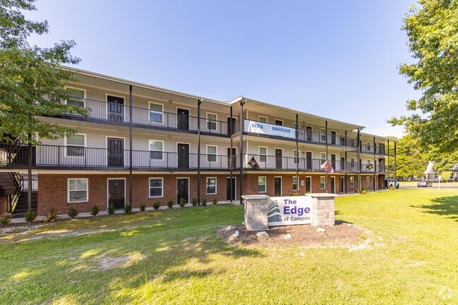 Building Photo - The Edge of Campus