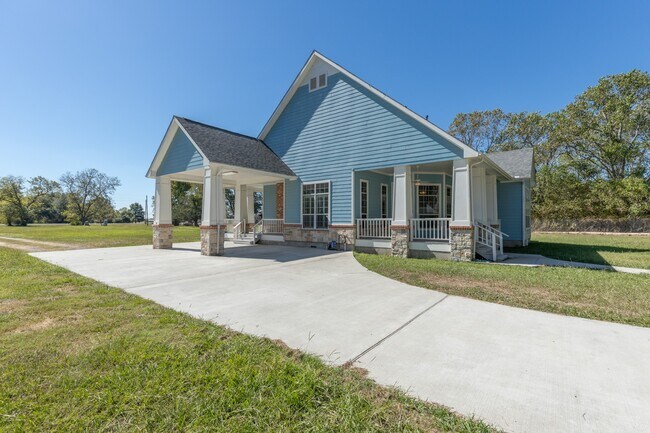 Building Photo - 3960 Farm to Market 1960 Rd E