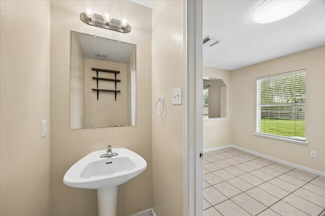 Building Photo - 21914 Willow Downs Dr