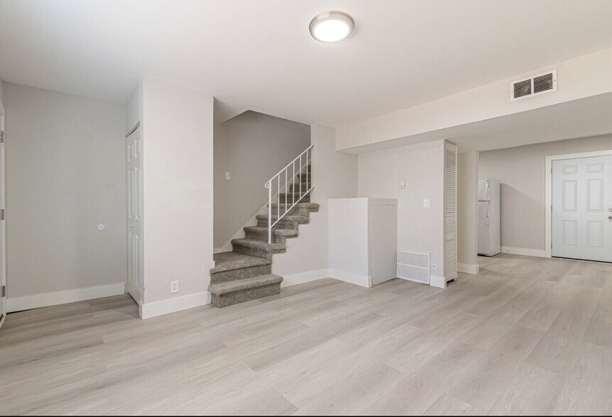 Stairs - 2959 Forrest Hills Dr SW