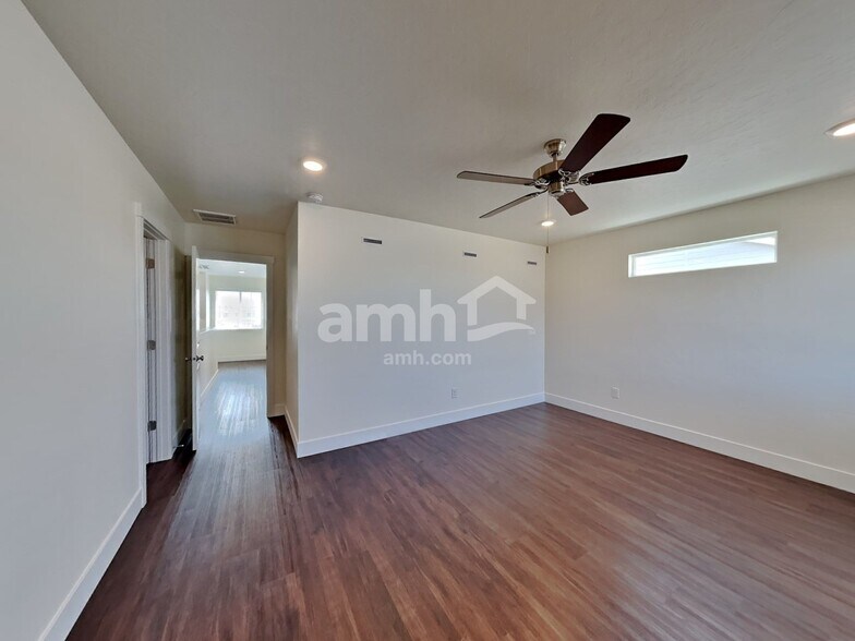 Building Photo - 9480 Clancey St