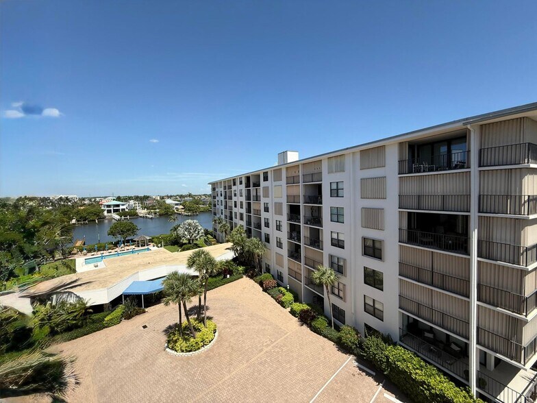 Building Photo - 3545 S Ocean Blvd
