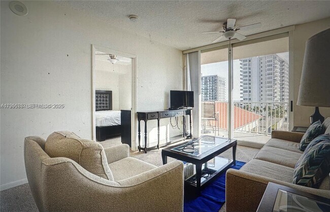 Building Photo - 3020 NE 32nd Ave