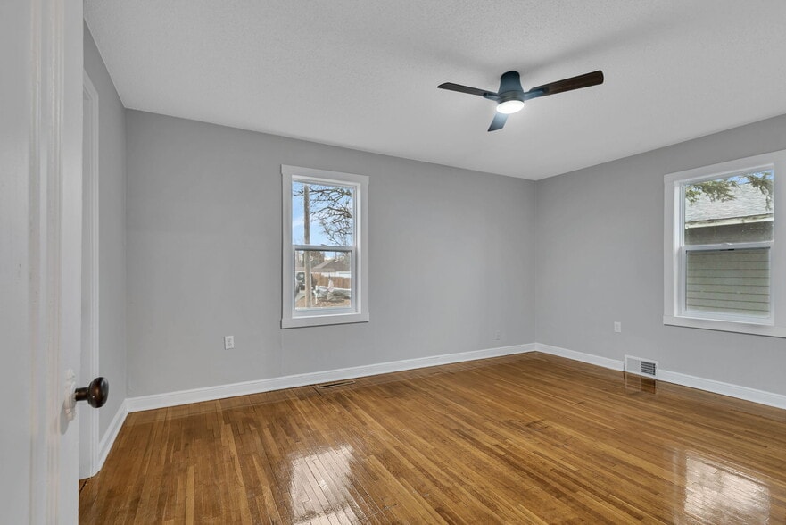 Building Photo - 355 Central Ave N