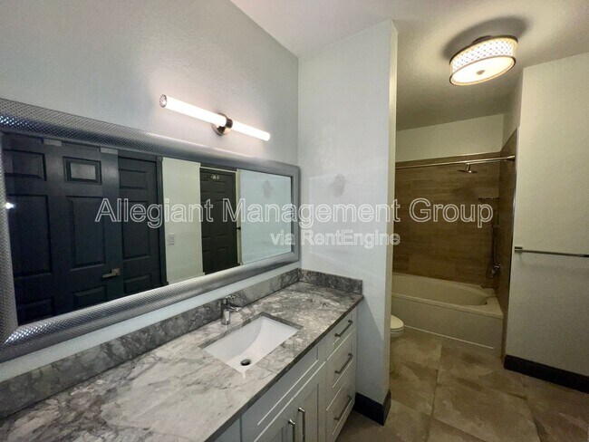 Building Photo - 5005 City St