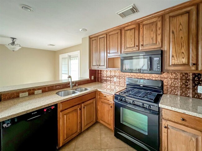 Building Photo - 12010 Shady Springs Rd