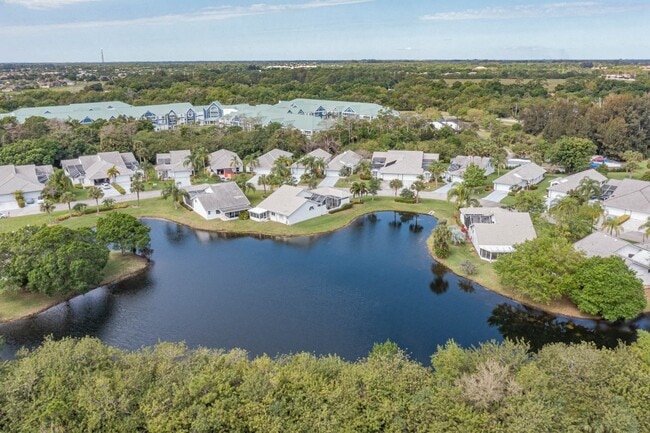 Building Photo - 1700 Aynsley Way