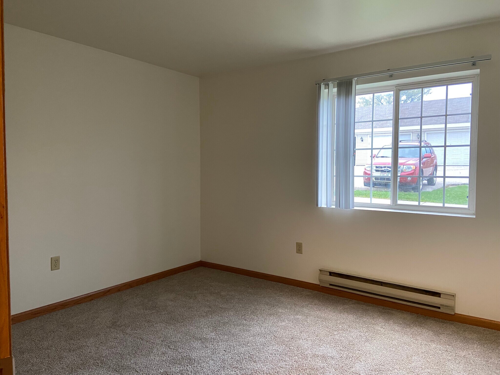 Large 2nd Bedroom - 2039 S Main St