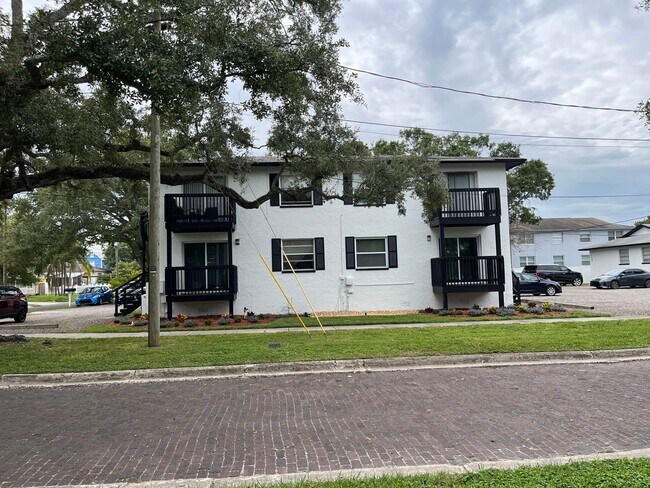 Interior Photo - Port Tampa Flats