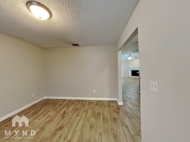 Building Photo - 7637 Invermere Blvd N