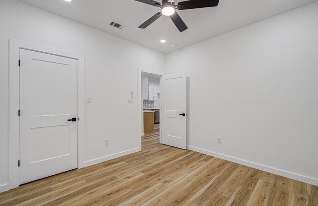 Building Photo - 5315 Dewberry St