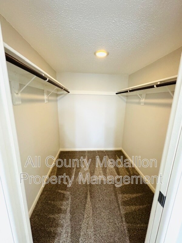 Building Photo - 6731 Winkler Rd