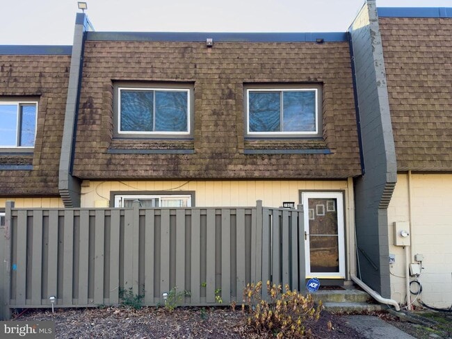 Building Photo - 7900 San Leandro Pl