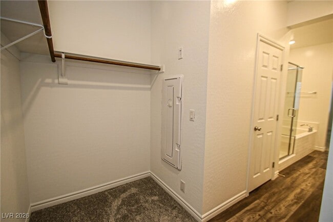 Building Photo - 20 Barbara Ln