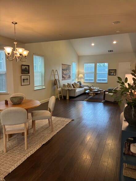 Building Photo - 2017 Verbena Dr