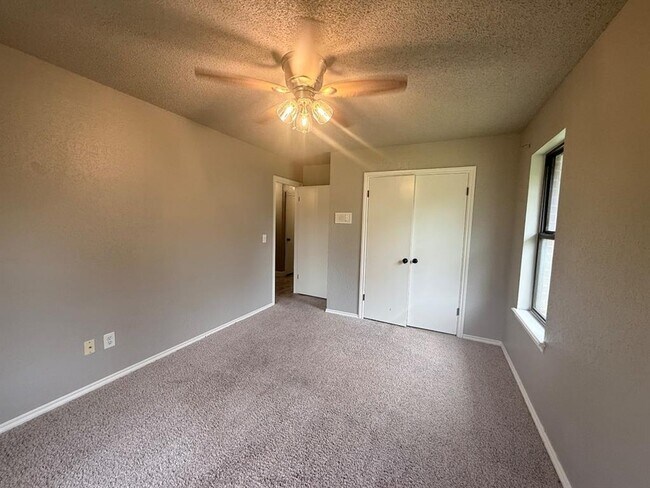 Building Photo - 405 Partridge Ln