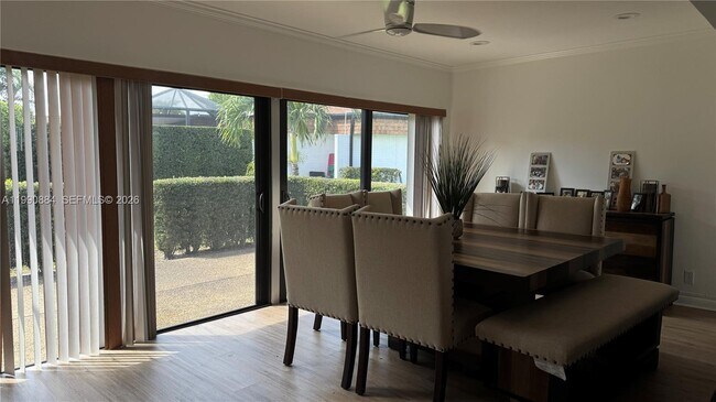 Building Photo - 4905 Bayberry Ln